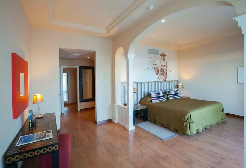 سوئیت سینیور, Lopesan Villa del Conde Resort & Thalasso