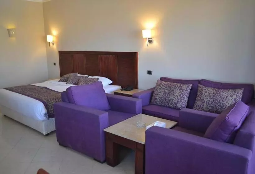اتاق اجرایی, Vai By Romance Hotel & Aqua Park