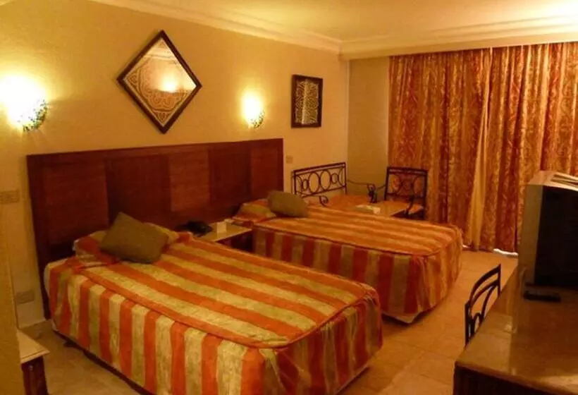 اتاق خانوادگی با چشم‌انداز دریا, Vai By Romance Hotel & Aqua Park