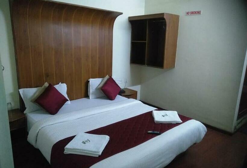 Deluxe Szoba, Red Star Holidays