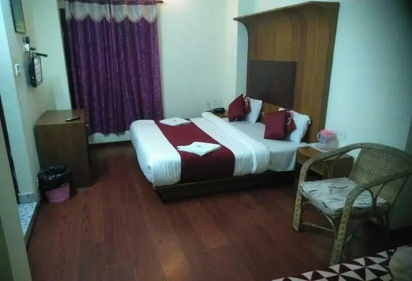 اتاق لوکس, Red Star Holidays