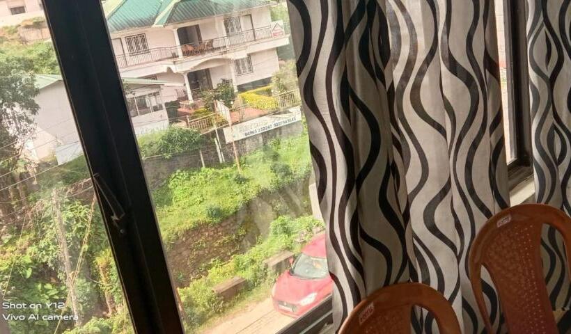 Deluxe Szoba, Red Star Holidays