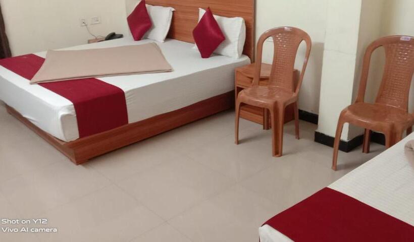 Háromágyas Deluxe Szoba, Red Star Holidays