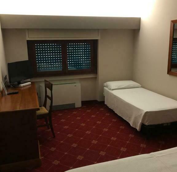 غرفة قياسية ثلاثية, La Pina