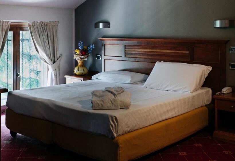 غرفة قياسية ثلاثية, La Pina