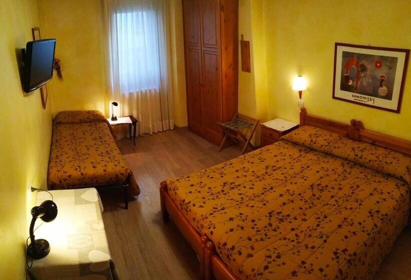 スタンダードトリプルルーム, Silene Parking And Garage