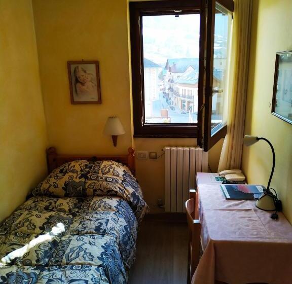 غرفة قياسية فردية, Silene Parking And Garage