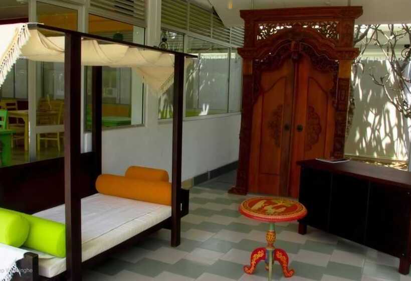 디럭스 트리플 룸, The Kent