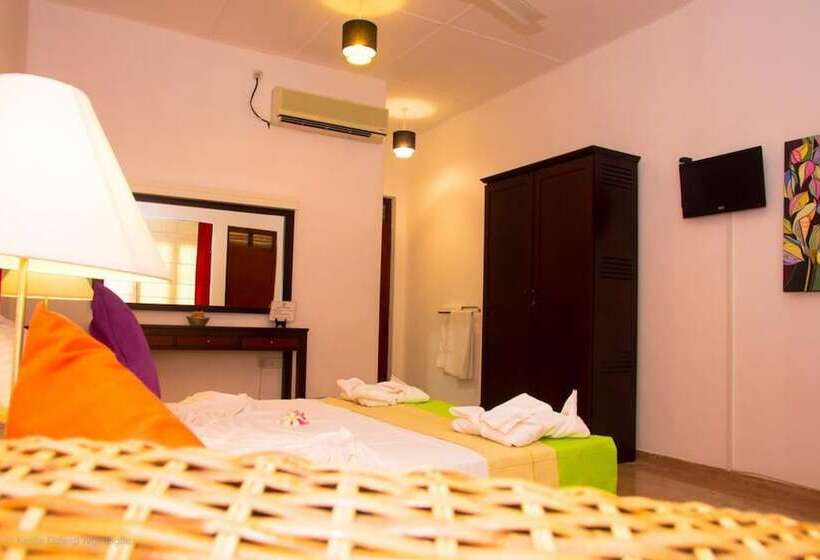 디럭스 룸, The Kent