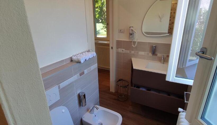 Номер Стандарт Вид на Сад, Amata Valgre Affittacamere, Comfort E Pulizia Eccezionali!!