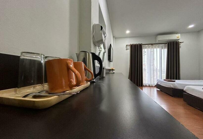 חדר דלוקס, Bordin