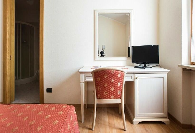 اتاق استاندارد یک نفره, Piuro