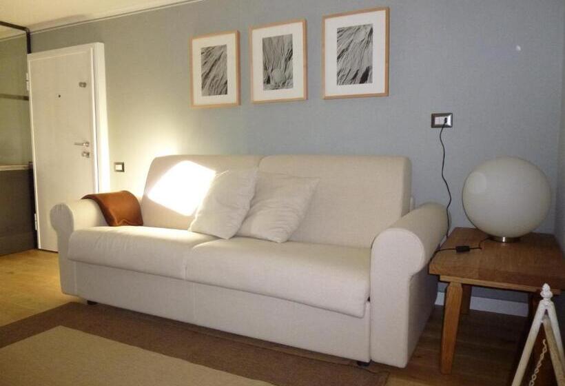 استودیوی استاندارد, Piuro