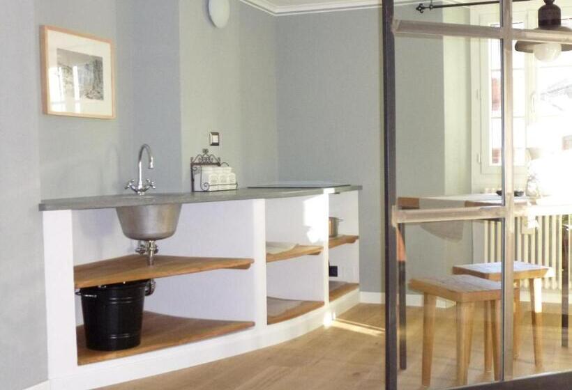 استودیوی استاندارد, Piuro