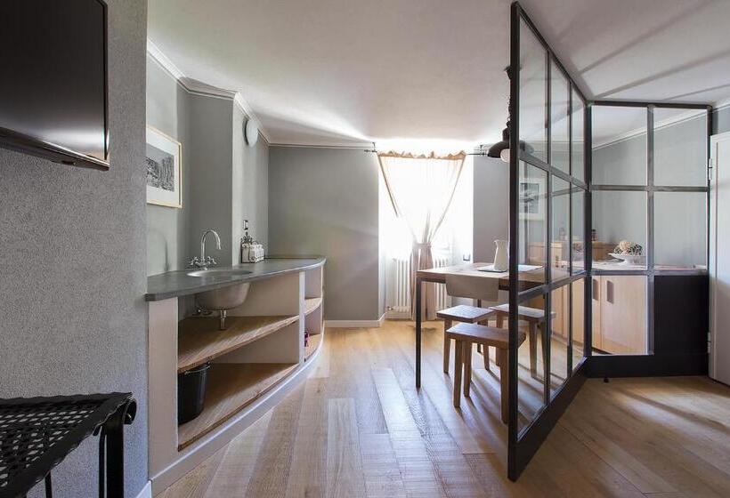 استودیوی استاندارد, Piuro