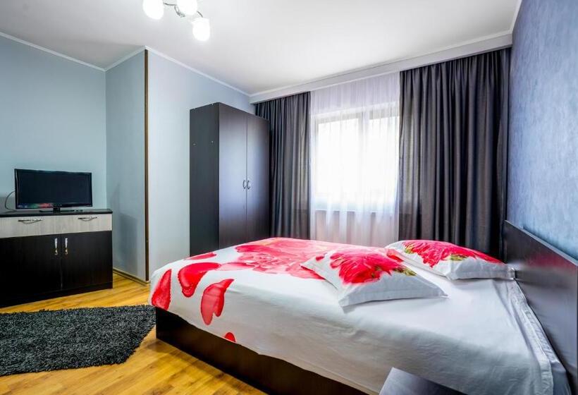 غرفة قياسية ثلاثية, Vila Nico