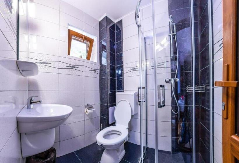 غرفة قياسية, Vila Nico