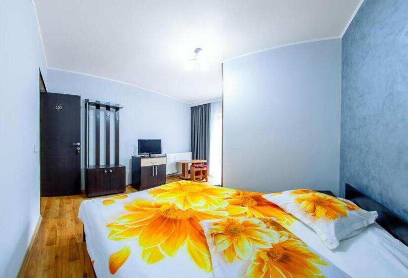 غرفة قياسية, Vila Nico