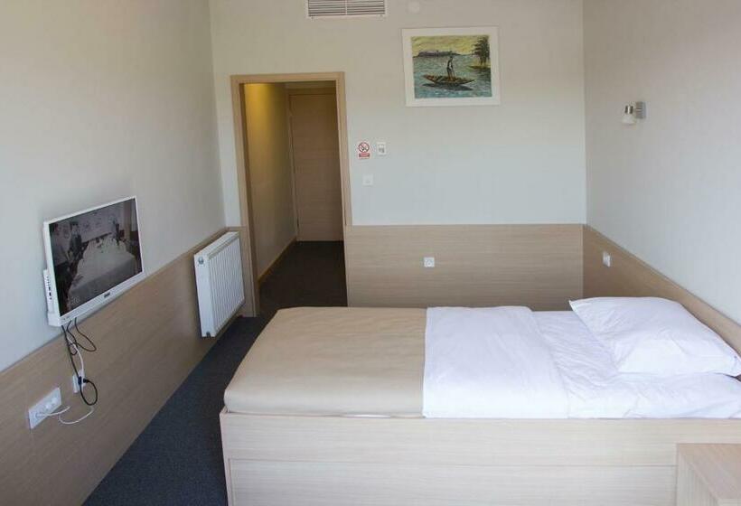 Номер Стандарт Индивидуальный, Lika Jug