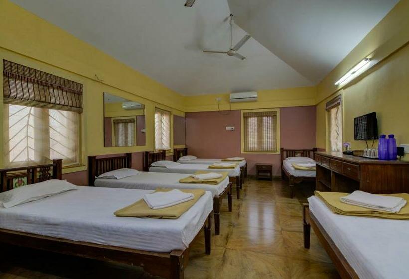 חדר משפחתי, Shantai By The Lake