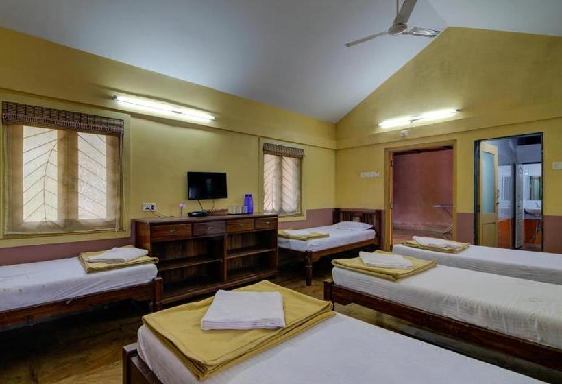 חדר משפחתי, Shantai By The Lake