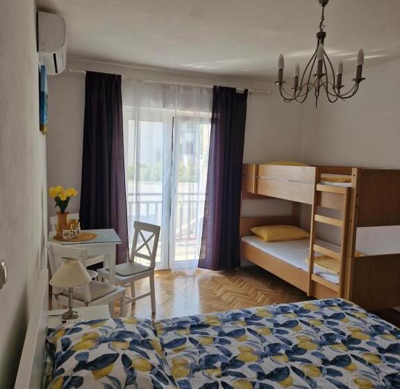 חדר סטנדרט לארבעה נוף לים, Guest House Lidus