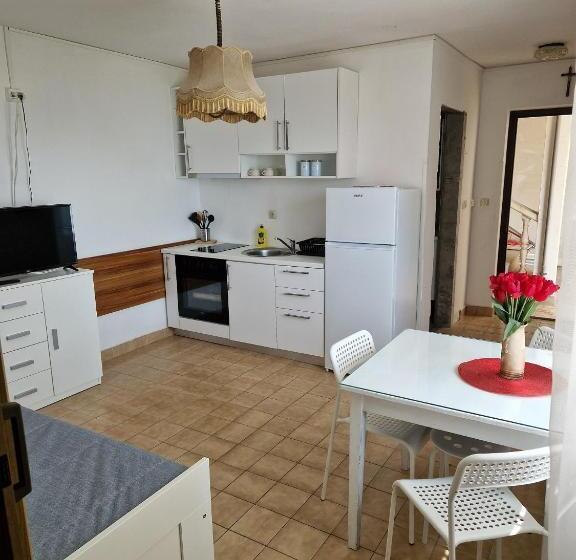 海の見える１ベッドルームアパートメント, Guest House Lidus