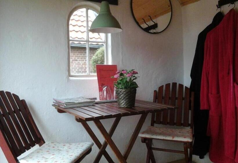 小室, B&b De Luttikhoeve