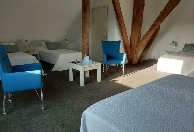 חדר משפחתי, Piaam State