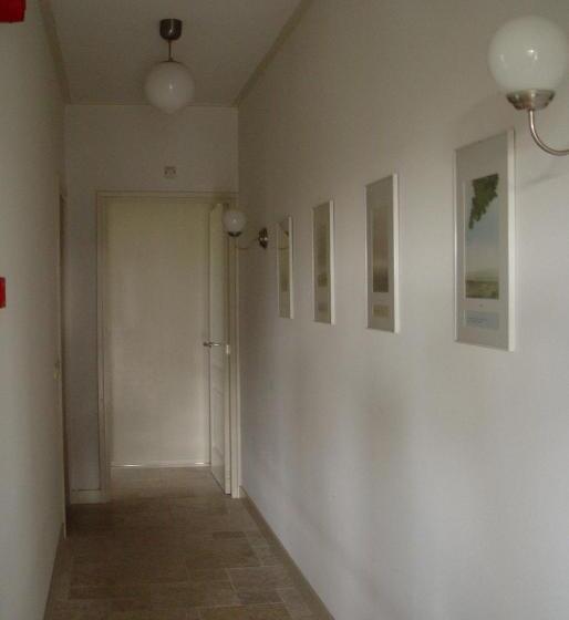 דירת שלושה חדרים, Piaam State