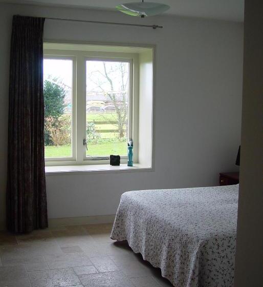 דירת שלושה חדרים, Piaam State