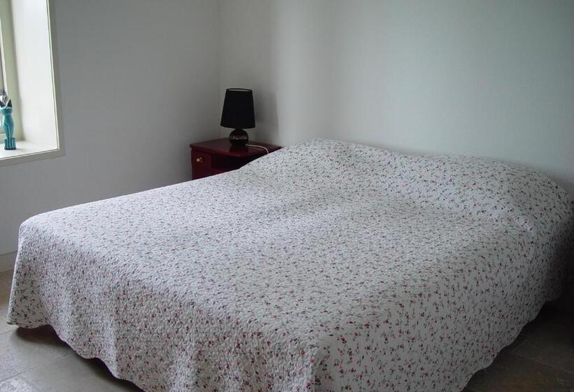 דירת שלושה חדרים, Piaam State