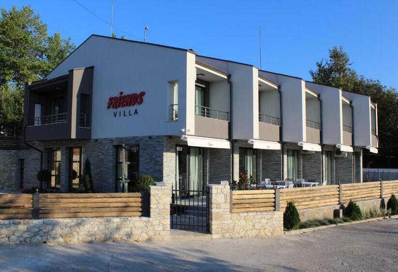 דירת חדר עם טרסה, Family Hotel Friends Villa