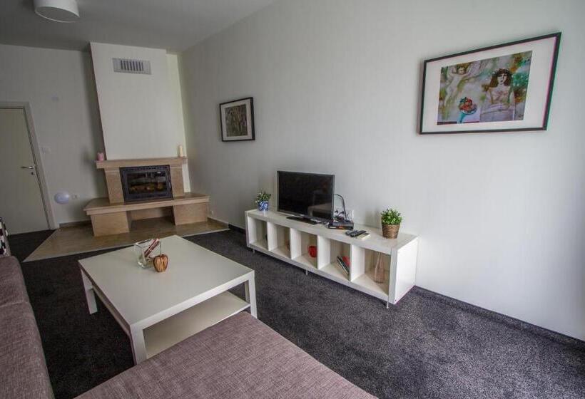 דירת שני חדרים, Family Hotel Friends Villa