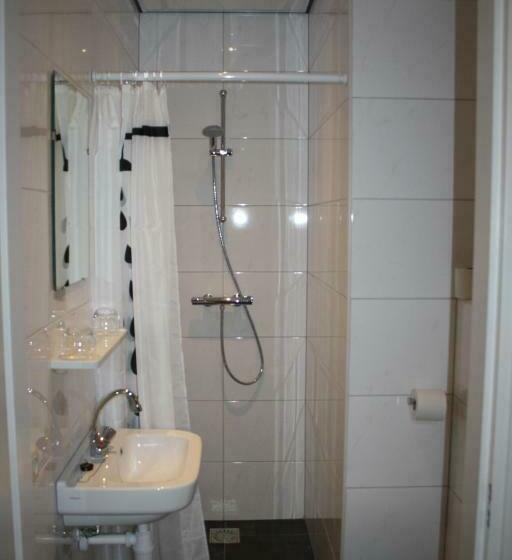 标准单人间, Café Restaurant Snackbar Beerzerveld