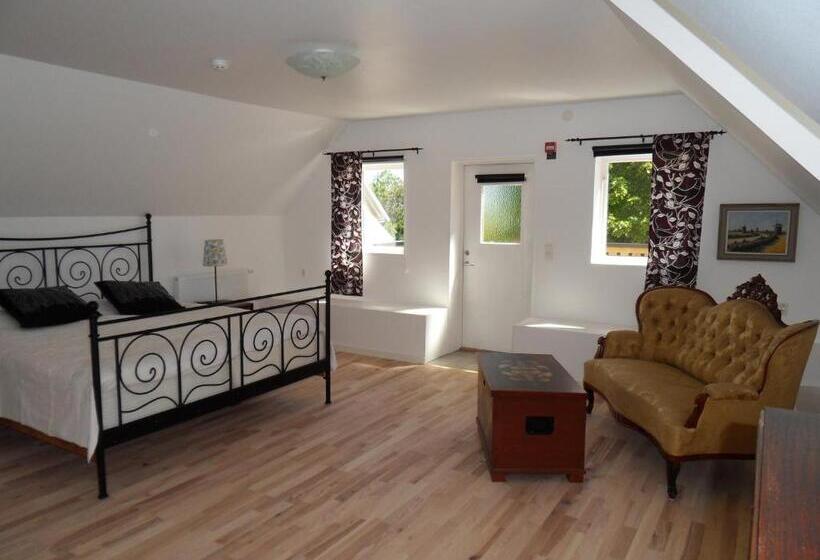 غرفة قياسية مزوَّدة بشُرفة, Mellby ör Inn