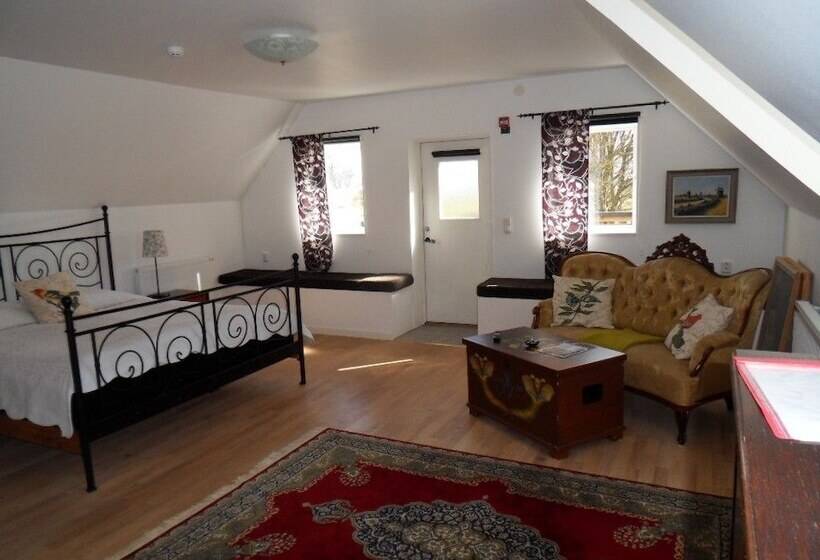 غرفة قياسية مزوَّدة بشُرفة, Mellby ör Inn