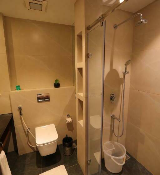 プレミアムルーム, Poppys Vista