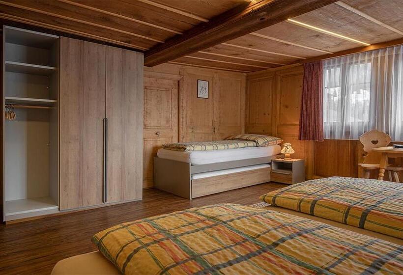 חדר משפחתי, Restaurant Drei Tannen