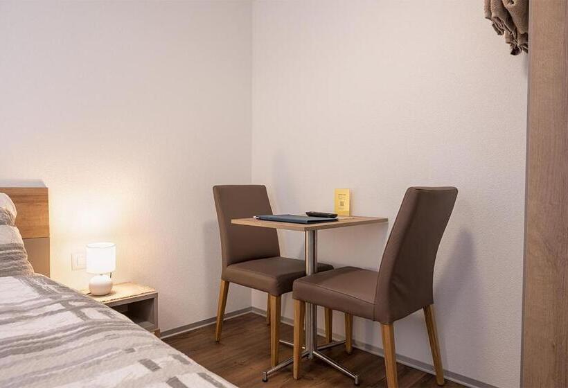 חדר סטנדרט חדר אמבטיה משותף, Restaurant Drei Tannen