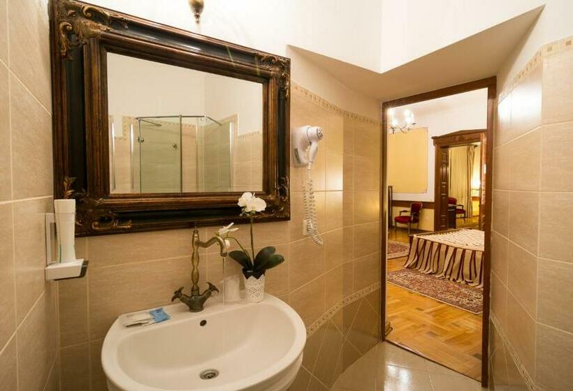 סוויטה, Castel Haller