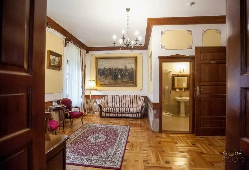 Suite, Castel Haller