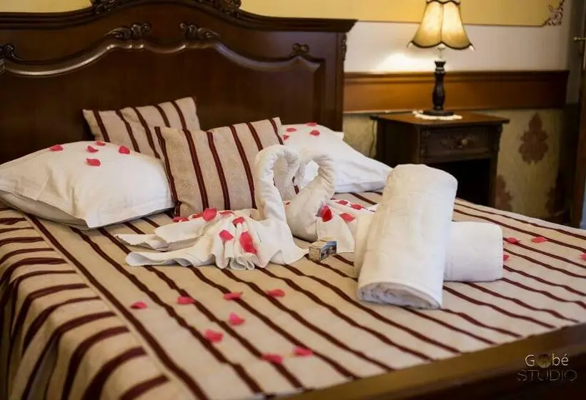 Suite, Castel Haller