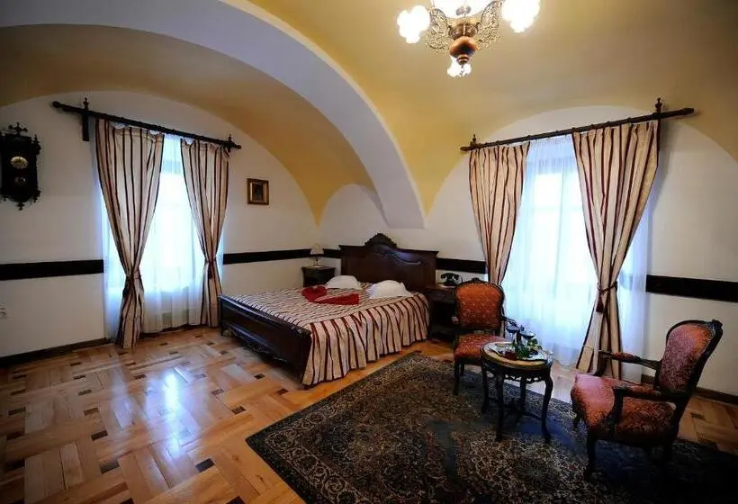 Camera Deluxe, Castel Haller