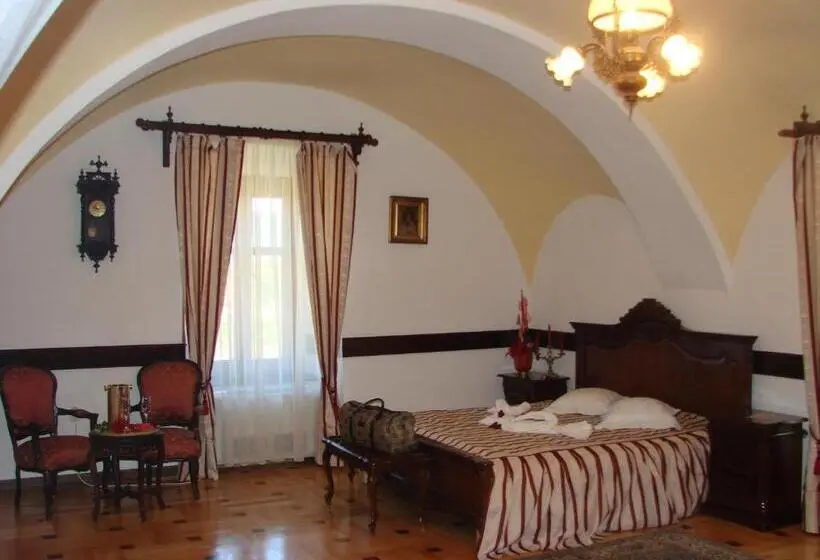 Camera Deluxe, Castel Haller
