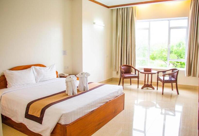 סוויטת קלאב, Pursat Riverside Hotel & Spa