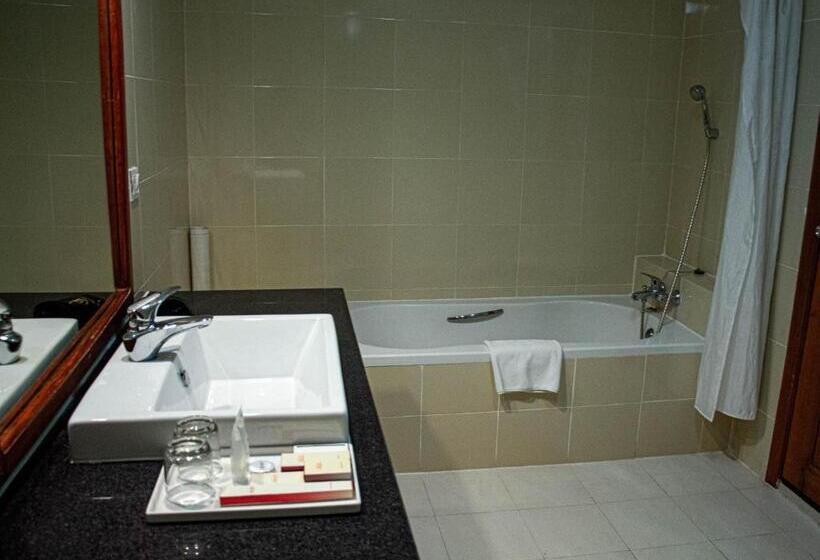 סוויטת קלאב, Pursat Riverside Hotel & Spa