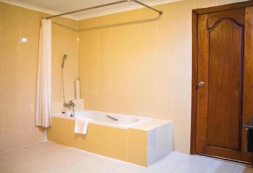 סוויטה נשיאותית, Pursat Riverside Hotel & Spa