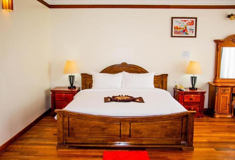 סוויטה נשיאותית, Pursat Riverside Hotel & Spa