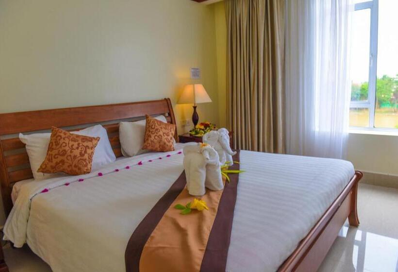 סוויטה, Pursat Riverside Hotel & Spa